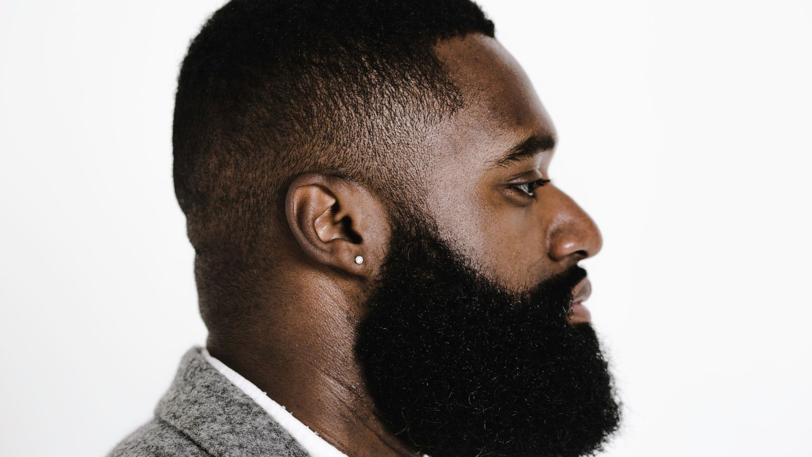 11 Expert Tips for Growing a Full Beard